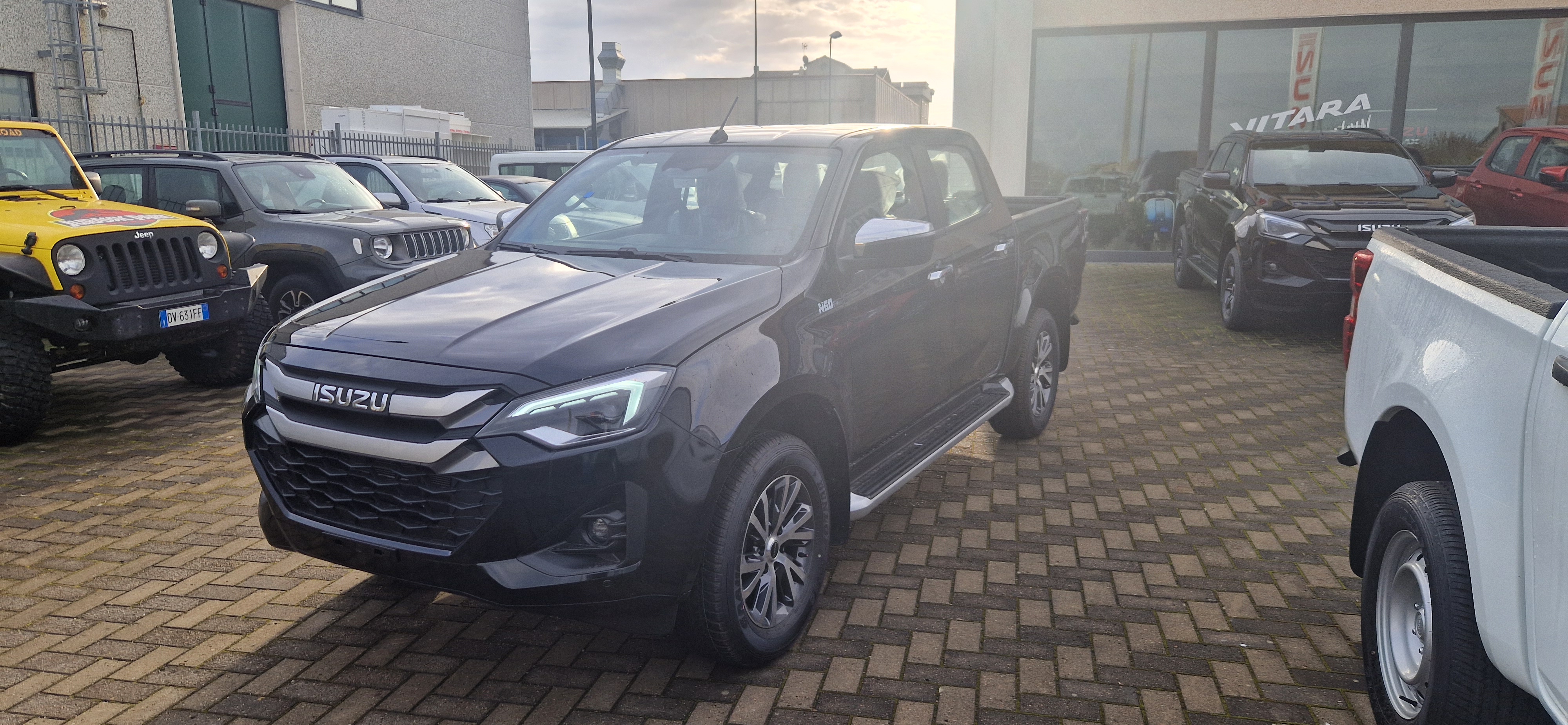 ISUZU D-MAX CREW N60 F+